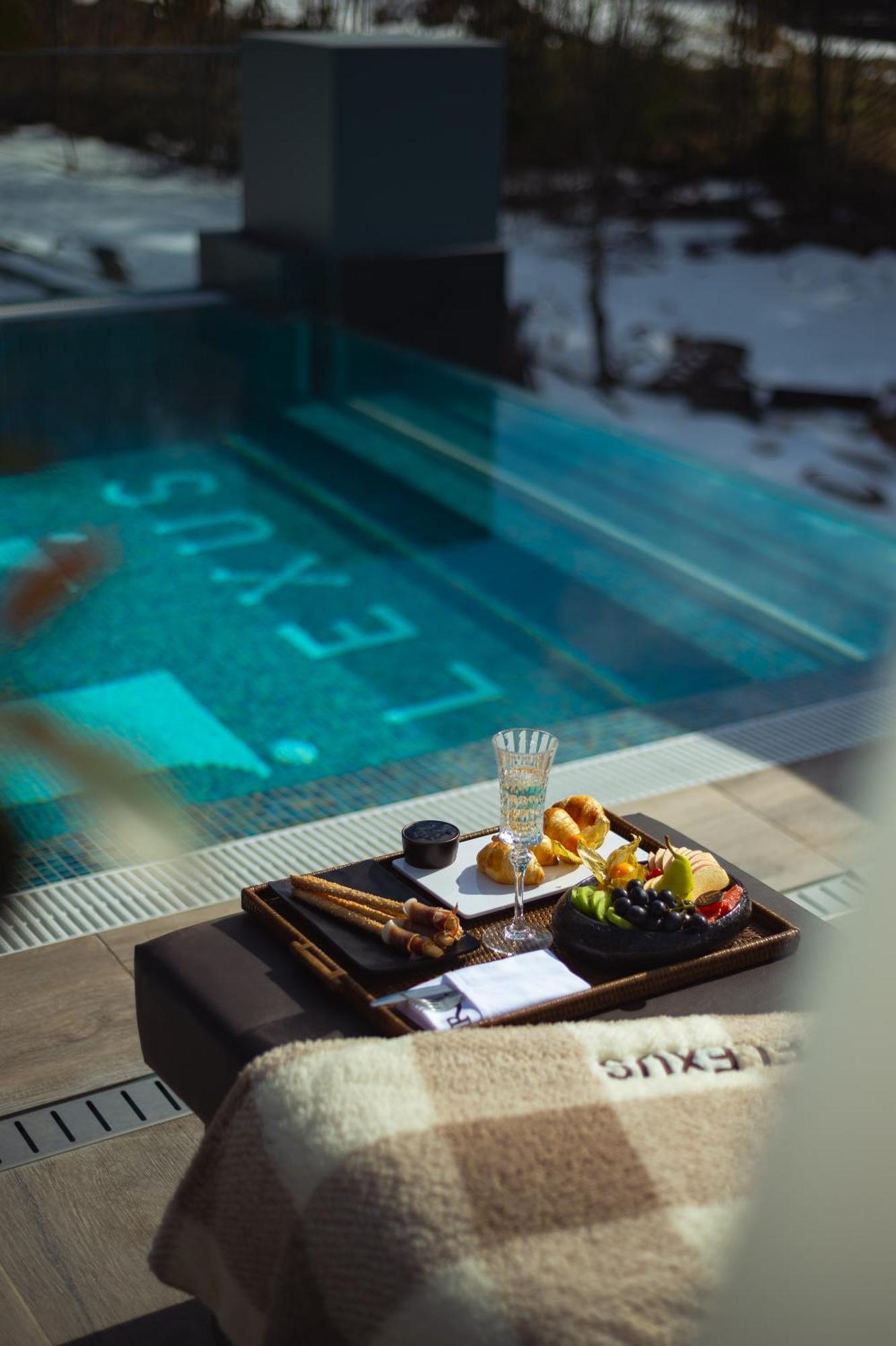 Elexus Boutique Hotel Предеал Екстериор снимка